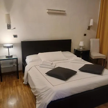 Stefano House Fontana Di Trevi