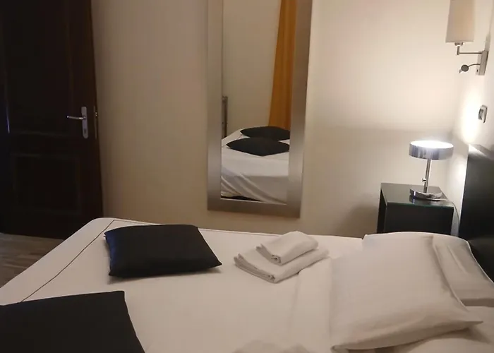 Stefano House Fontana Di Trevi * Rom