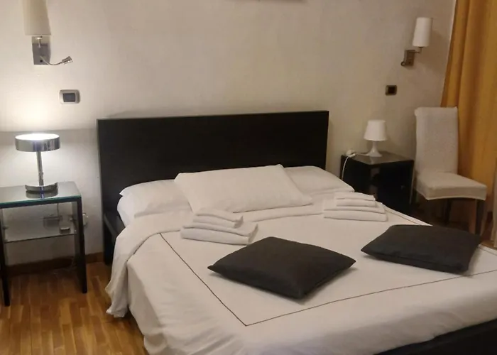 Stefano House Fontana Di Trevi